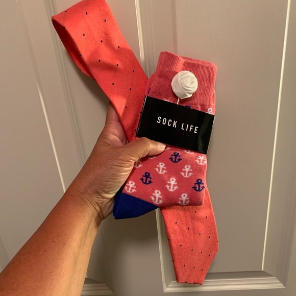 Aus Cufflinks men’s formal wear necktie Sock Life dress socks rose lapel pin new - Picture 3 of 8